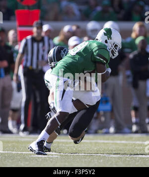 Denton, Texas, Stati Uniti d'America. 10 ottobre, 2015. Ottobre 10, 2015: Nord Texas verde medio running back Willy Ivery (29) durante il NCAA Football gioco tra il Portland State Vikings e Nord Texas significa verde a Apogee Stadium di Denton, Texas. JP Waldron/ZumaPress © Jp Waldron/ZUMA filo/Alamy Live News Foto Stock