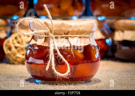 Deliziosa marmellata nella giara di Apple fatti in casa Foto Stock