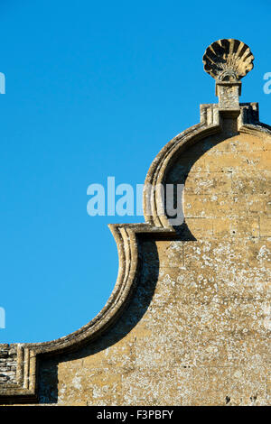Stanway house gatehouse facciata dettaglio. Cotswolds, Gloucestershire, Inghilterra Foto Stock