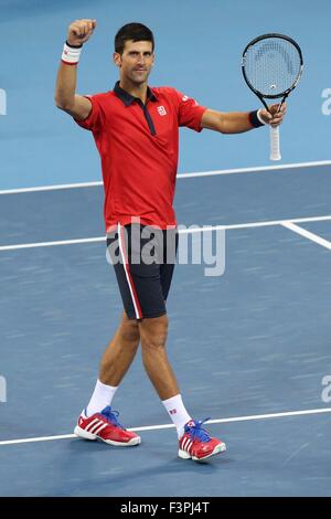 Pechino, Cina. Undicesimo oct, 2015. Novak Djokovic di Serbia celebra la sua vittoria su Rafael Nadal di Spagna durante gli uomini singoli final a 2015 China Open Tennis Tournament a Pechino in Cina, 11 ott. 2015. Djokovic rivendicato il titolo dell'evento dopo aver battuto Nadal 2-0. © Xing Guangli/Xinhua/Alamy Live News Foto Stock