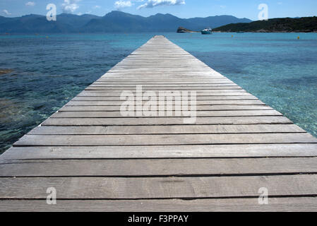 Pontile in legno, Lotu Beach, Corsica, Francia Foto Stock