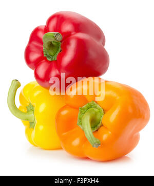Rosso, giallo e arancio pepe isolato su uno sfondo bianco . Foto Stock