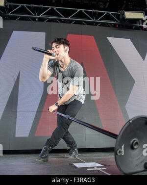 Jul 18, 2015 - Raleigh, North Carolina, Stati Uniti d'America - cantante MAX SCHNEIDER suona dal vivo come il suo Tour 2015 fa tappa a Walnut Creek anfiteatro situato in Raleigh. Copyright 2015 Jason Moore. © Jason Moore/ZUMA filo/Alamy Live News Foto Stock