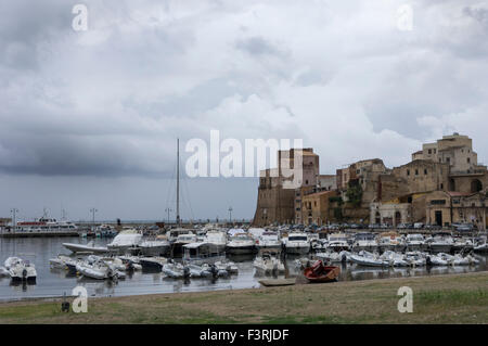 Vista di Castellamare del Golfo porto Sicilia Italia Foto Stock