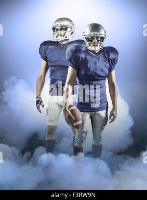 Immagine composita del ritratto di uno sportivo con il football americano Foto Stock