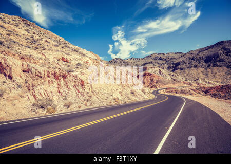 Vintage retrò stilizzata country road, STATI UNITI D'AMERICA. Foto Stock