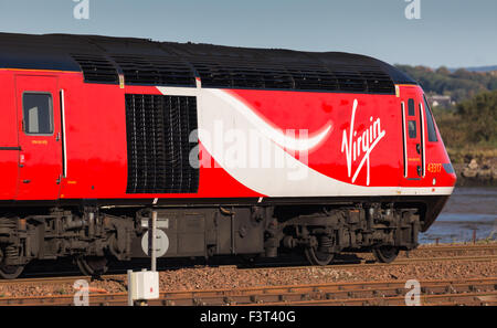 Costa est LNER service per Kings Cross Londra, da Aberdeen, lasciando Montrose Scozia Angus REGNO UNITO Foto Stock