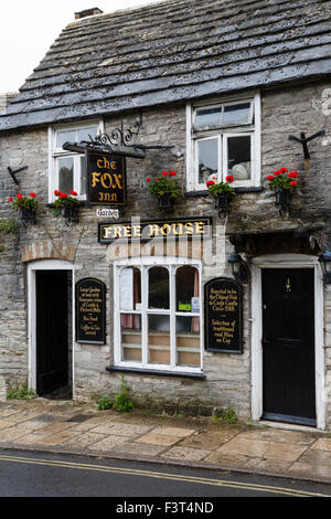 Il XVI secolo Fox Inn, Corfe Castle, Dorset Foto Stock