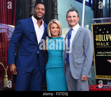 Hollywood, California, USA. Xii oct, 2015. Kelly Ripa, Michael Strahan & Michael Gelman durante il Walk of Fame onori Kelly Ripa cerimonia sulla Hollywood Blvd. Credito: Lisa O'Connor/ZUMA filo/Alamy Live News Foto Stock