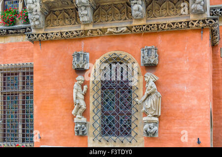 Dettagli di architettura in edificio storico a Wroclaw in Polonia Foto Stock