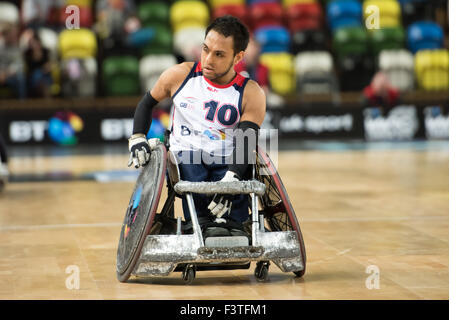 Londra, Regno Unito. Xii oct, 2015. GBR vs FRA nel mondo BT sedia a rotelle Rugby Challenge 2015 presso la casella di rame sul Parco Olimpico Ayaz Bhuta di GB. Credito: pmgimaging/Alamy Live News Foto Stock