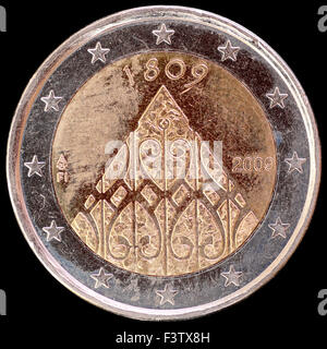 Un fatto circolare commemorativa due monete in euro emesse dalla Finlandia nel 2009 e celebra il bicentenario dell autonomia finlandese Foto Stock