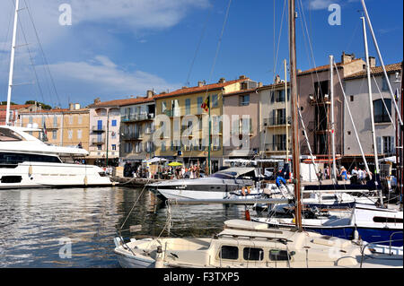 Nel porto di Saint Tropez, Francia meridionale, sulle Alpi francesi, Francia Foto Stock