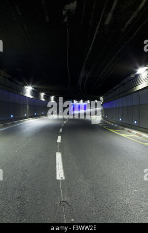 Interno della galleria urbana senza traffico Foto Stock