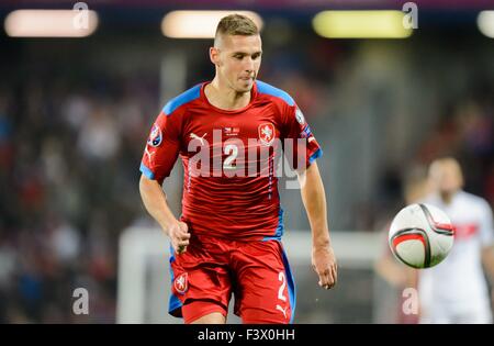 Pavel Kaderabek della Repubblica ceca durante UEFA EURO 2016 qualifica partita di calcio tra la Repubblica ceca e Turchia a Praga Repubblica Ceca, 10 ottobre 2015. Foto: Thomas Eisenhuth/dpa - nessun filo SERVICE - Foto Stock