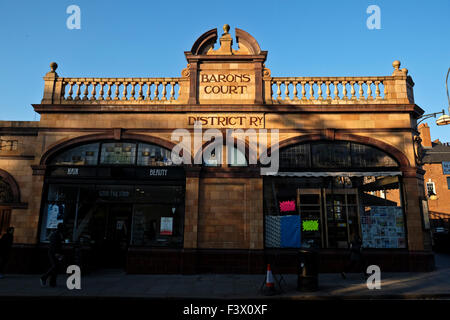 Barons Court Station Foto Stock