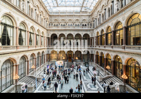 Il Durbar corte all'interno del Foreign and Commonwealth Office, Lancaster House, Whitehall, London, England, Regno Unito Foto Stock