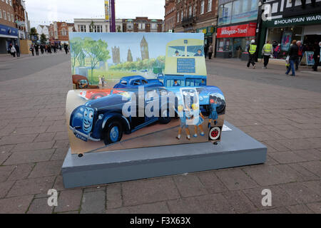 Ladybird prenota panche installate in loughborough per celebrare i cento anni di coccinella libri Foto Stock