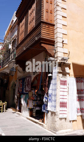 Negozio di tessuti in Rethymnon città vecchia sull'isola greca di creta. Foto Stock