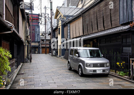 Giappone, isola di Honshu, Kansai, Kyoto, quartiere di Gion. Foto Stock