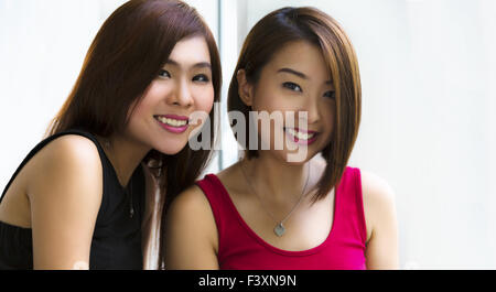 Giovani donne asiatiche Foto Stock