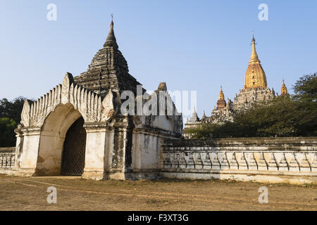Tempio di Ananda, Old Bagan, Myanmar, Asia Foto Stock