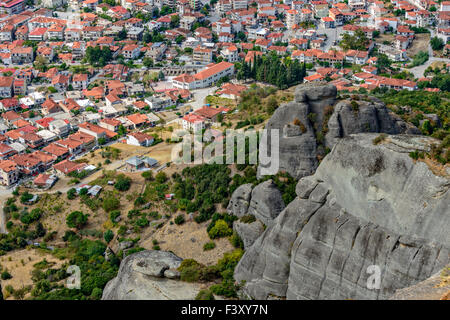 Vista aerea della piccola città in Grecia Foto Stock