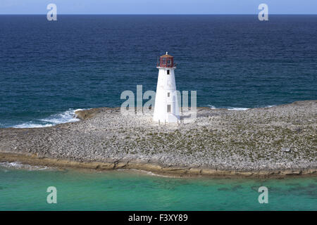 Faro sull'isola di paradiso Foto Stock