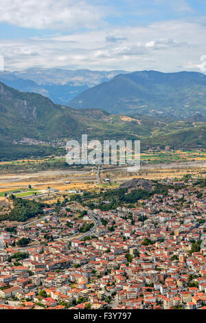 Vista aerea della piccola città in Grecia Foto Stock