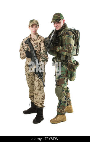 Soldati della NATO in piena marcia. Foto Stock