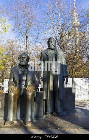 Marx-Engels-monumento, Berlino, Germania Foto Stock