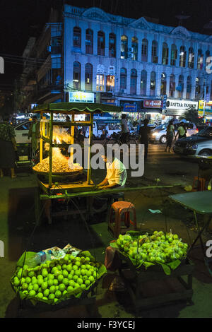 Street Market, Yangon, Myanmar, Asia Foto Stock