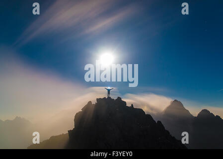 Momento magico nei Monti Tatra su summit Rysy Foto Stock