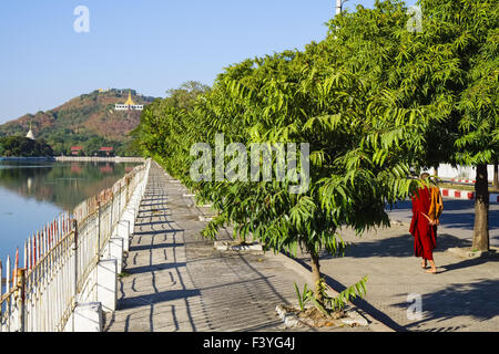 Canal presso il Royal Palace, Mandalay Myanmar Foto Stock