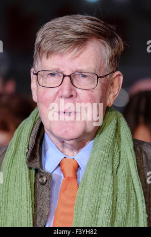 Londra, Regno Unito. Xiii oct, 2015. Alan Bennett arriva sul tappeto rosso per il London Film Festival screening della signora nel furgone su 13/10/2015 di Odeon Leicester Square, Londra. Credito: Julie Edwards/Alamy Live News Foto Stock