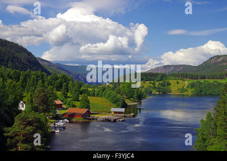 Il paesaggio lungo il canale telemark Foto Stock