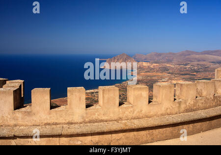 Visualizza off il cofano Mountain in Erice, Trapani. Sicilia Foto Stock