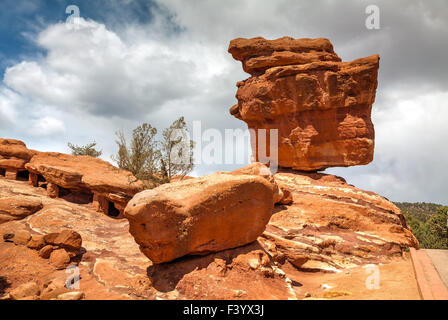 Equilibratura di roccia nel Giardino degli Dei Foto Stock