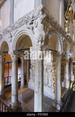 Basilica di Sant'Ambrogio a Milano Foto Stock