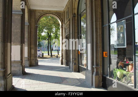 Nowa Huta, Cracovia. Ex simbolo del comunismo in Polonia. Plac Centralny, ora Ronald Regan Square. Architettura stalinista. Foto Stock