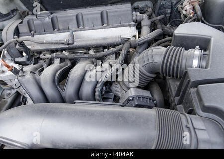 Un interessante nero auto motore close up Foto Stock