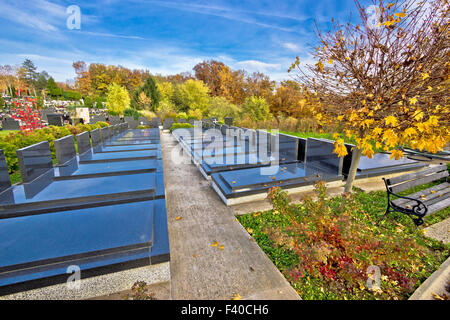 Non marcati e unnamed graves sul cimitero Foto Stock