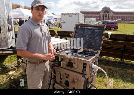 Noi di grado militare di energia solare apparecchiature mediante le tecnologie energetiche - USA Foto Stock