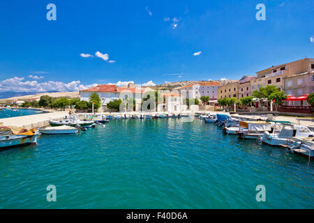 Isola di Pag colorato vista fronte mare Foto Stock