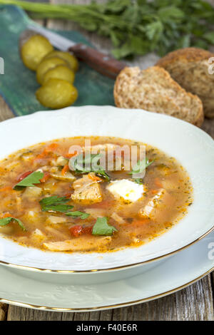 Rassolnik - tradizionale zuppa di russo. Foto Stock