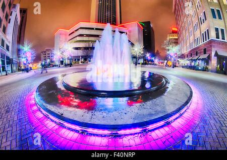 Tulsa skyline della città attorno al centro di strade Foto Stock