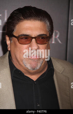 New York, Stati Uniti d'America. Xiii oct, 2015. Attore VINCENT PASTORE assiste il New York speciale proiezione di "L'ultimo Witch Hunter" tenutosi a AMC Loews Lincoln Square. Credito: Nancy Kaszerman/ZUMA filo/Alamy Live News Foto Stock