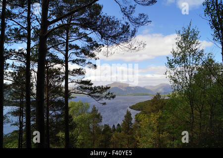 Vista del Loch Lomond dalla collina conica Foto Stock