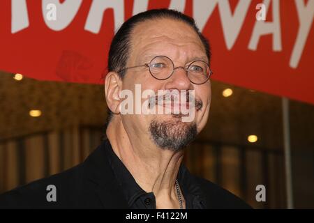 Penn e Teller su Broadway riceve un annuncio speciale dal New York City Council, tenutasi al Marquis Theatre Box Office. Dotato di: Penn Jillette dove: la città di New York, New York, Stati Uniti quando: 12 Ago 2015 Foto Stock