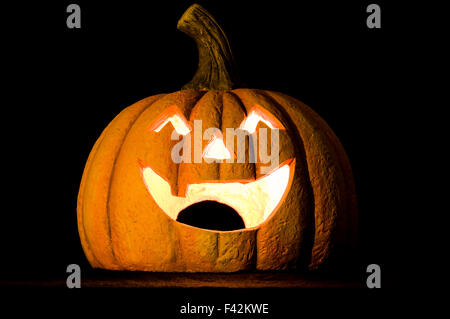 Zucca di Halloween jack testa lanterna con scary male facce spooky holiday Foto Stock